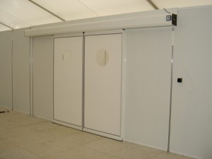 Porte automatique pour hôpital de campagne